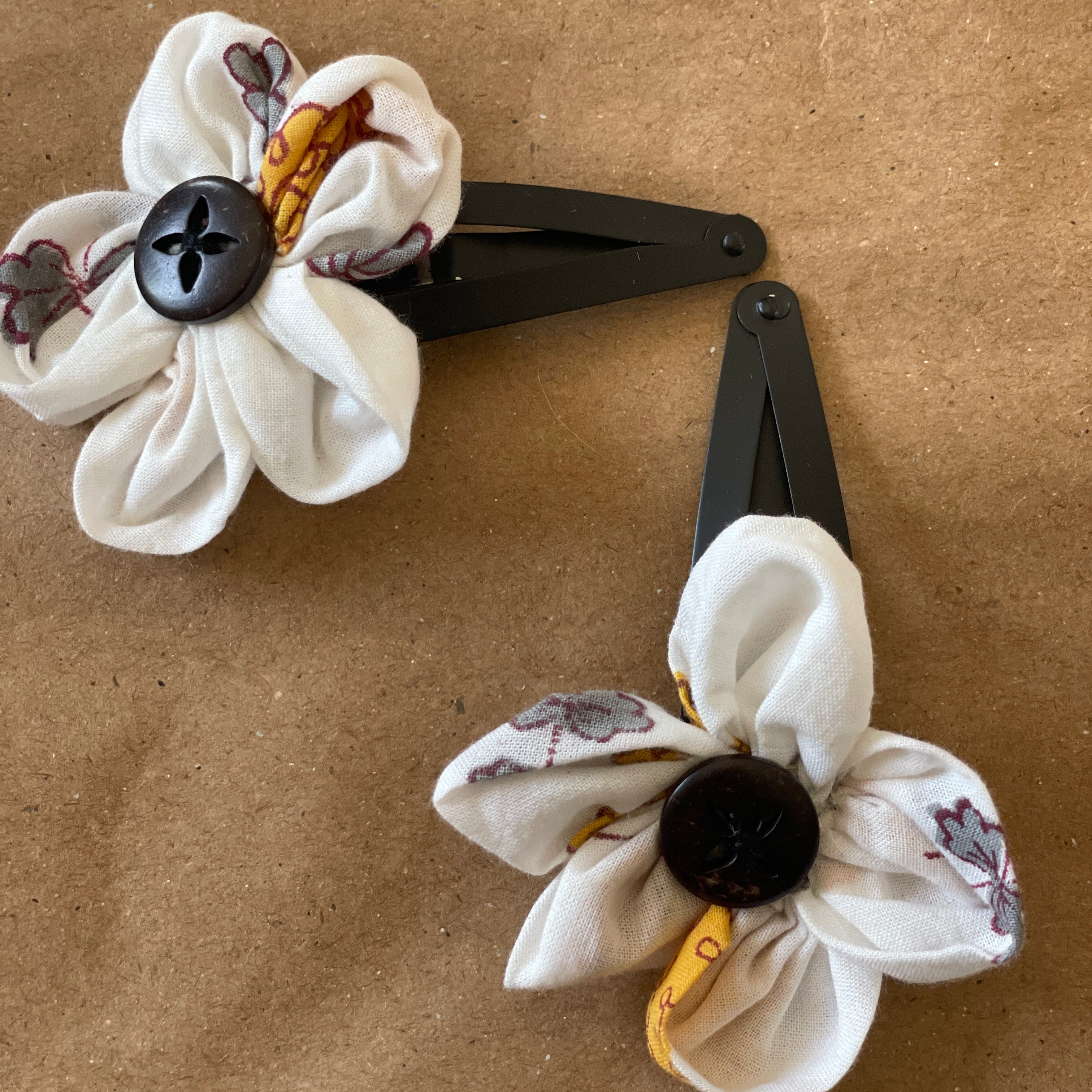 Wildflower Hair Grips in white  - Round Edged (Set of 2 clips)