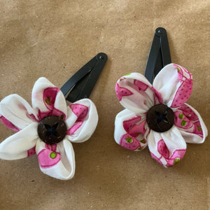 Wildflower Hair Grips in white  - Round Edged (Set of 2 clips)