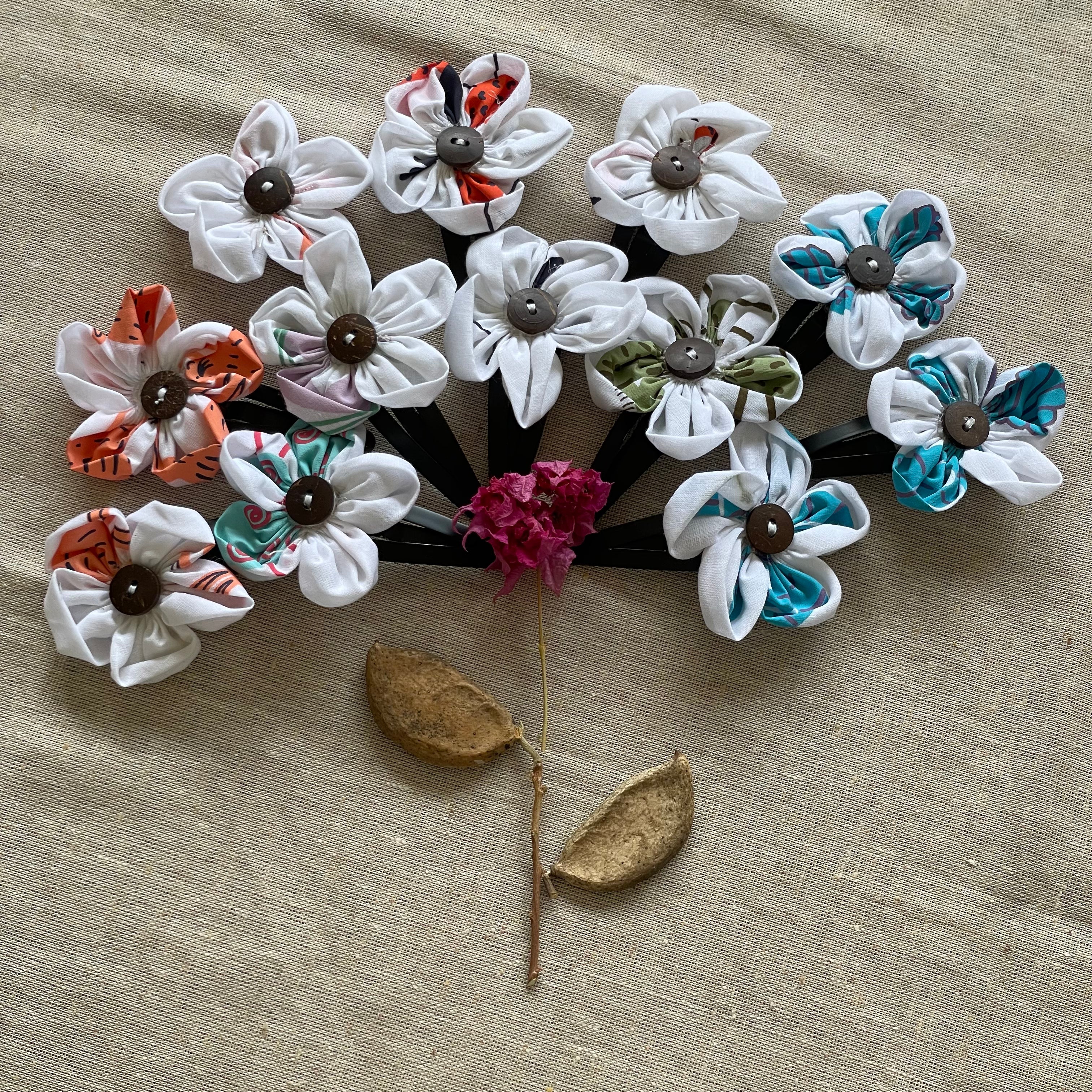 Wildflower Hair Grips in white  - Round Edged (Set of 2 clips)