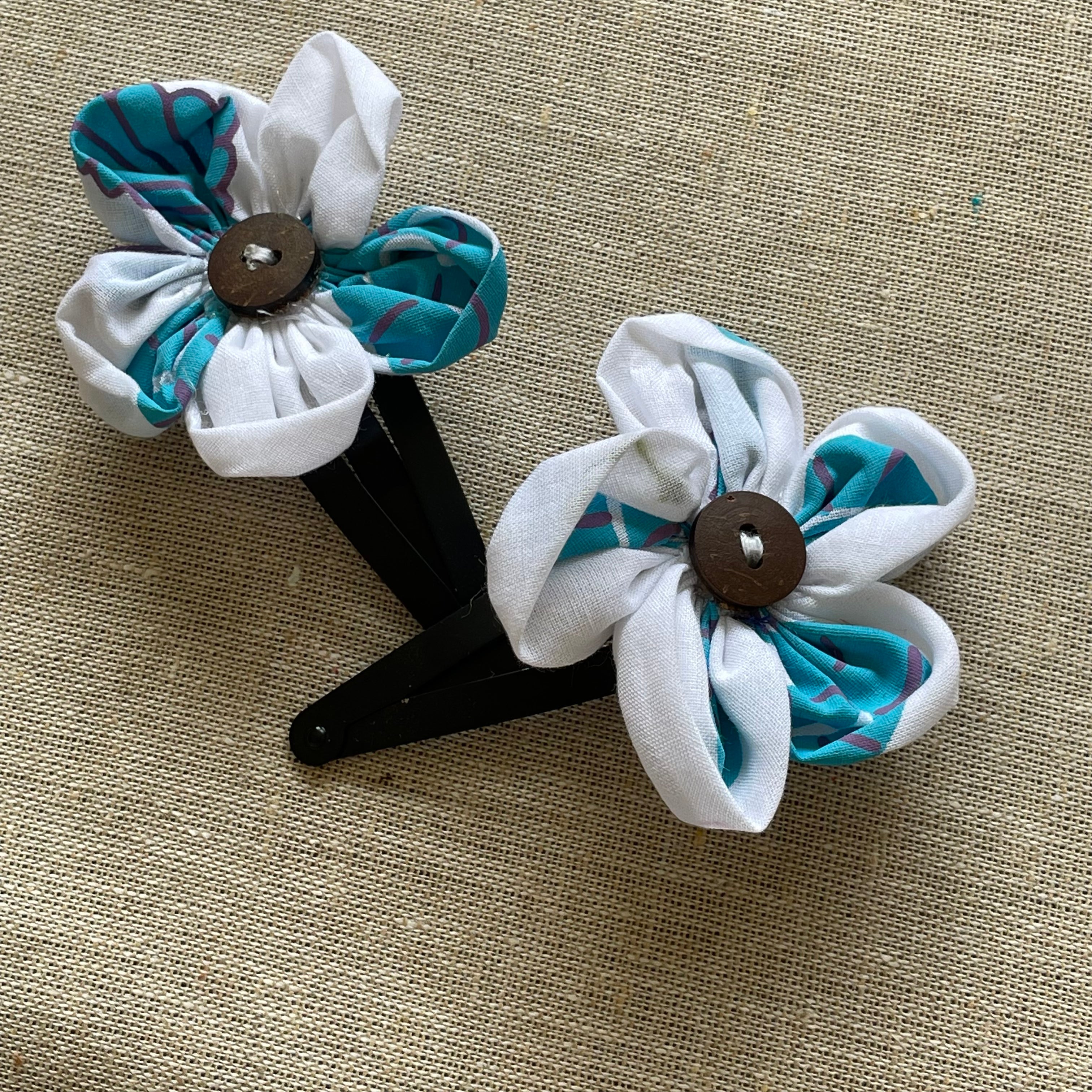 Wildflower Hair Grips in white  - Round Edged (Set of 2 clips)