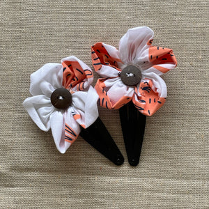 Wildflower Hair Grips in white  - Round Edged (Set of 2 clips)